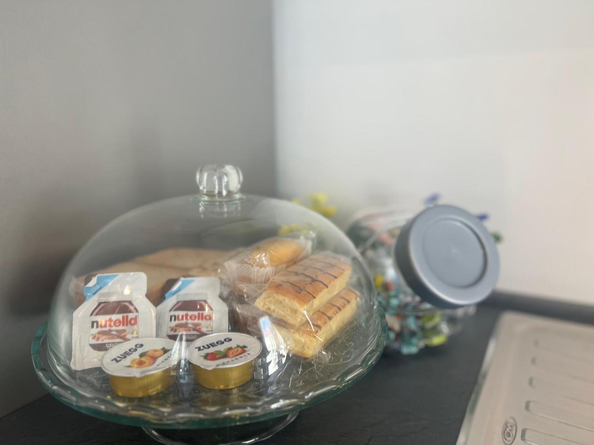 Appartamento Regina Milano In Melegnano - Wifi, Breakfast Box And Terrace Esterno foto
